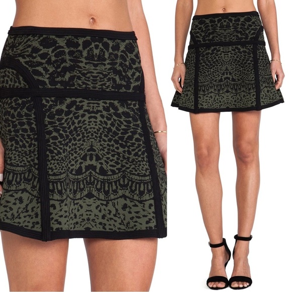 DVF • Flote Skirt reptile print jacquard knit Olive Green black mini flare snake - Picture 1 of 10